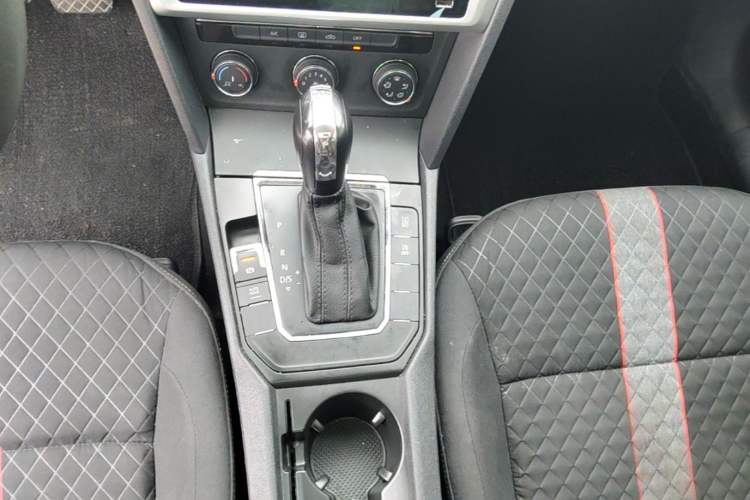 Used Volkswagen Lamando 2021 230TSI DSG Fashion Edition Gear Lever