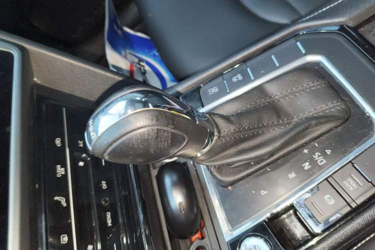 Used Volkswagen Lamando 2021 280TSI DSG Comfort Edition Gear Lever