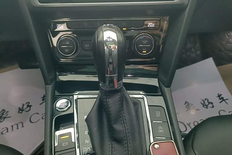 Used Volkswagen Lamando 2021 280TSI DSG Comfort Edition Gear Lever