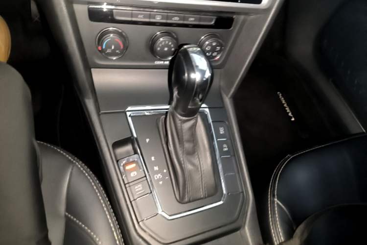 Used Volkswagen Lamando 2021 230TSI DSG Fashion Edition Gear Lever