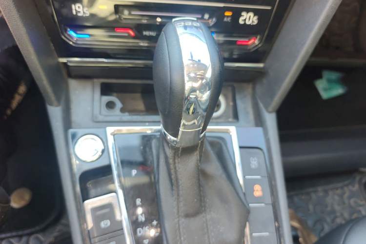 Used Volkswagen Lamando 2021 280TSI DSG Comfort Edition Gear Lever