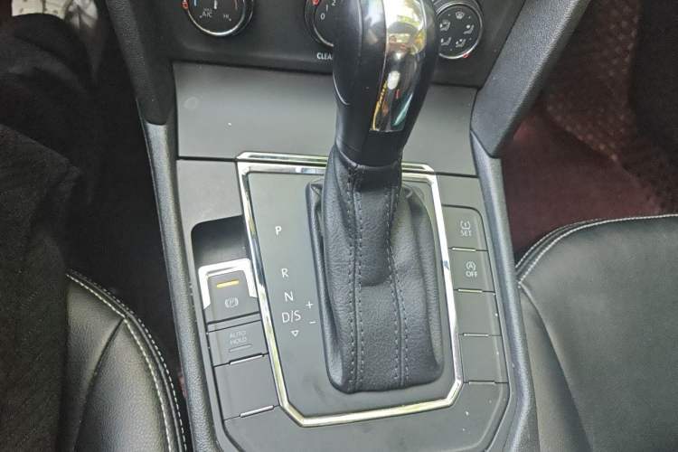 Used Volkswagen Lamando 2021 230TSI DSG Fashion Edition Gear Lever