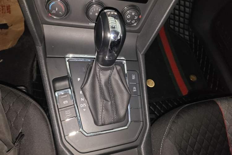 Used Volkswagen Lamando 2021 230TSI DSG Fashion Edition Gear Lever