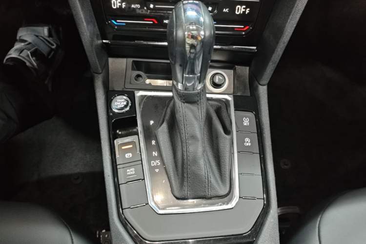 Used Volkswagen Lamando 2021 280TSI DSG Comfort Edition Gear Lever