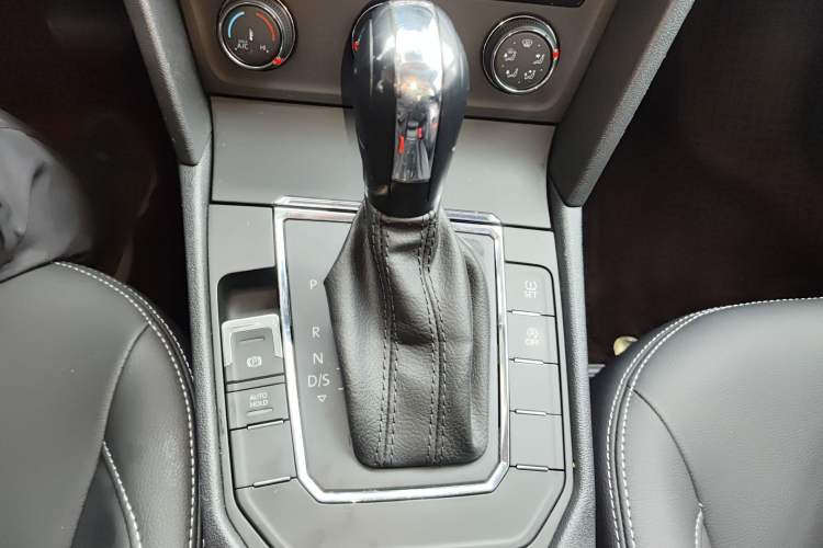 Used Volkswagen Lamando 2021 230TSI DSG Fashion Edition Gear Lever