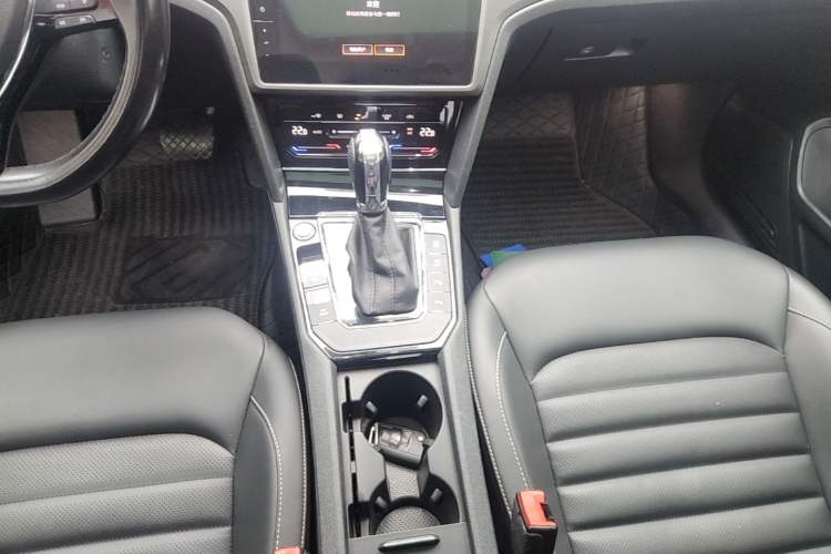Used Volkswagen Lamando 2021 280TSI DSG Comfort Edition Gear Lever