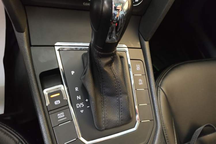 Used Volkswagen Lamando 2021 230TSI DSG Fashion Edition Gear Lever
