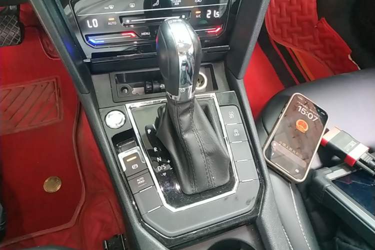 Used Volkswagen Lamando 2021 280TSI DSG Comfort Edition Gear Lever