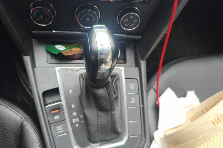 Used Volkswagen Lamando 2021 230TSI DSG Fashion Edition Gear Lever