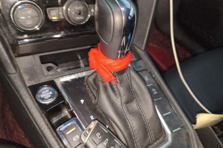 Used Volkswagen Lamando 2021 280TSI DSG Comfort Edition Gear Lever