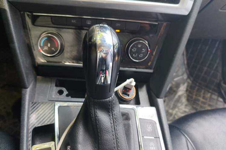 Used Volkswagen Lamando 2021 230TSI DSG Fashion Edition Gear Lever