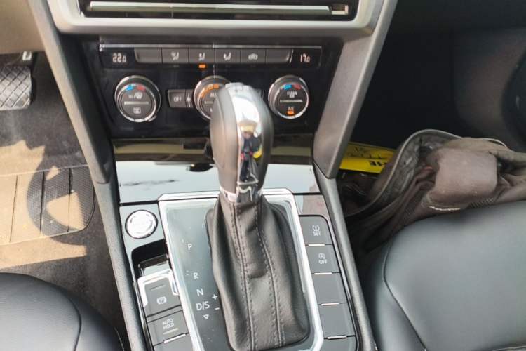 Used Volkswagen Lamando 2021 280TSI DSG Comfort Edition Gear Lever