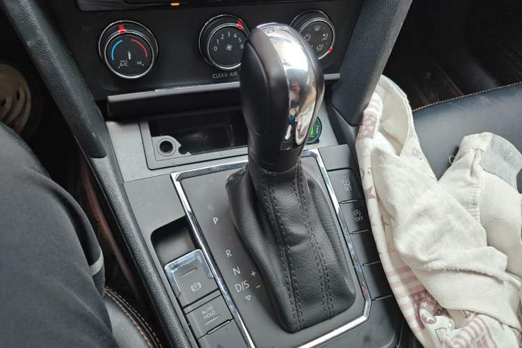 Used Volkswagen Lamando 2021 230TSI DSG Fashion Edition Gear Lever