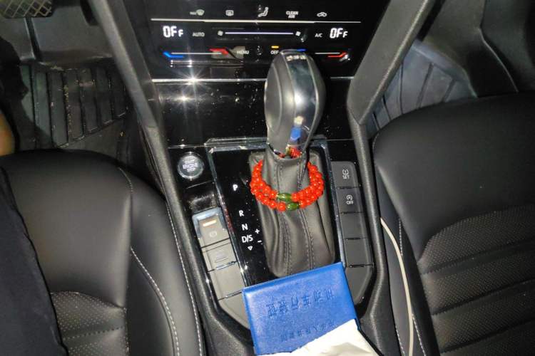 Used Volkswagen Lamando 2021 280TSI DSG Comfort Edition Gear Lever