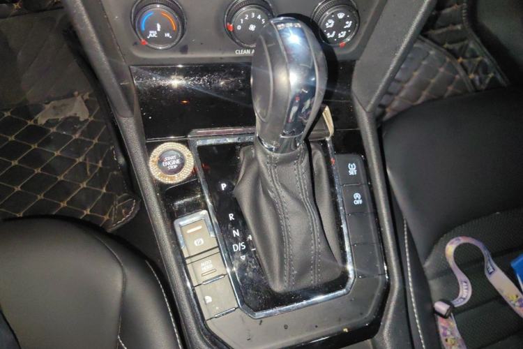 Used Volkswagen Lamando 2021 280TSI DSG Comfort Edition Gear Lever