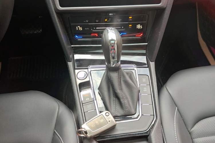 Used Volkswagen Lamando 2021 Revised Version 280TSI DSG Comfort Edition Gear Lever