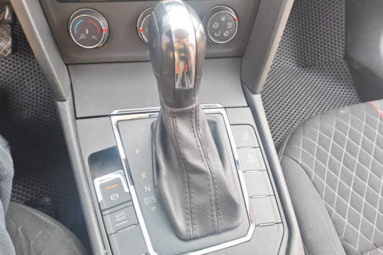 Used Volkswagen Lamando 2021 230TSI DSG Fashion Edition Gear Lever