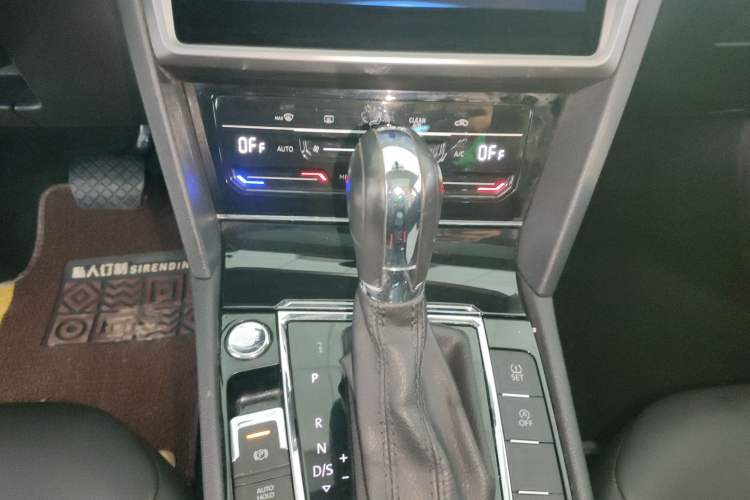 Used Volkswagen Lamando 2021 280TSI DSG Comfort Edition Gear Lever
