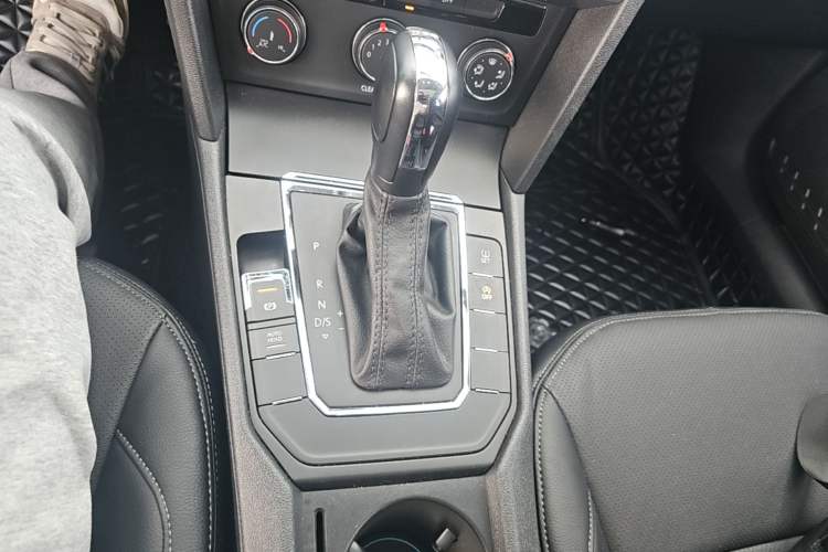 Used Volkswagen Lamando 2021 230TSI DSG Fashion Edition Gear Lever