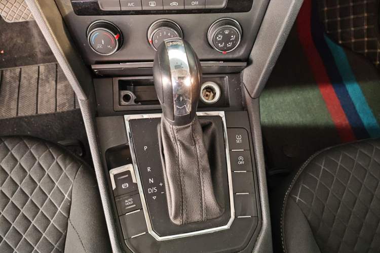 Used Volkswagen Lamando 2021 230TSI DSG Fashion Edition Gear Lever