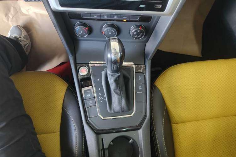 Used Volkswagen Lamando 2021 230TSI DSG Fashion Edition Gear Lever