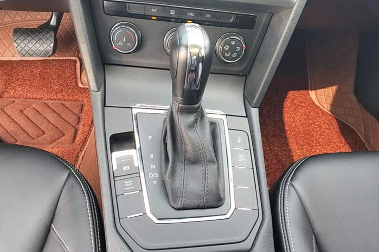 Used Volkswagen Lamando 2021 230TSI DSG Fashion Edition Gear Lever
