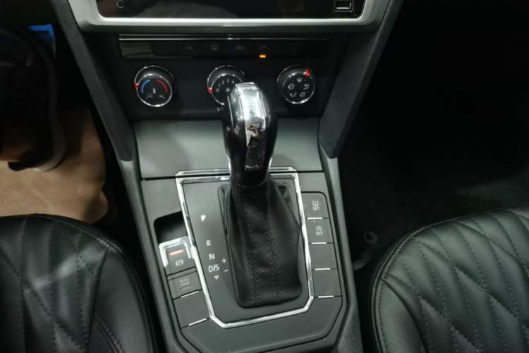 Used Volkswagen Lamando 2021 230TSI DSG Fashion Edition Gear Lever