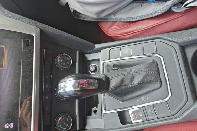 Used Volkswagen Lamando 2021 230TSI DSG Fashion Edition Gear Lever