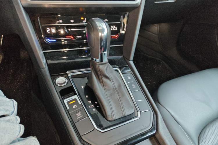 Used Volkswagen Lamando 2021 280TSI DSG Comfort Edition Gear Lever