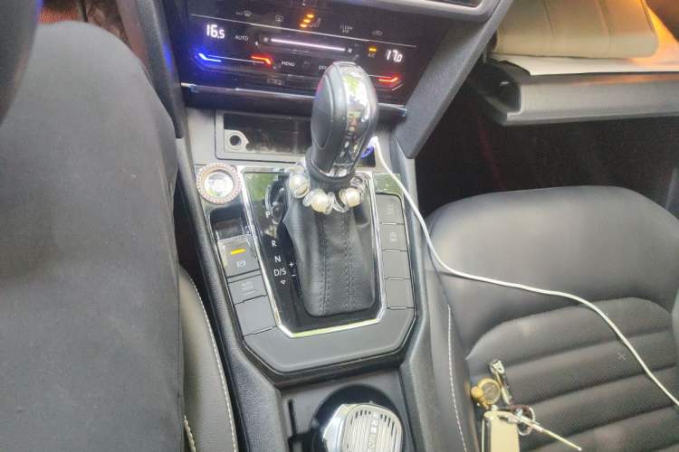 Used Volkswagen Lamando 2021 280TSI DSG Comfort Edition Gear Lever