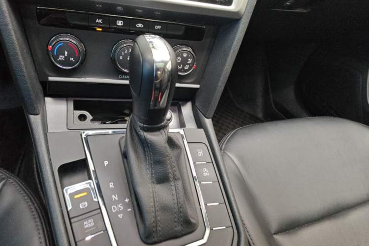 Used Volkswagen Lamando 2021 230TSI DSG Fashion Edition Gear Lever