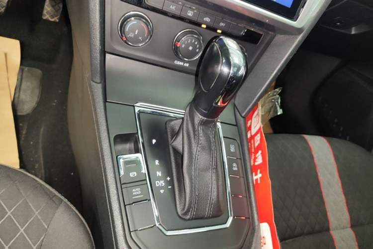 Used Volkswagen Lamando 2021 230TSI DSG Fashion Edition Gear Lever