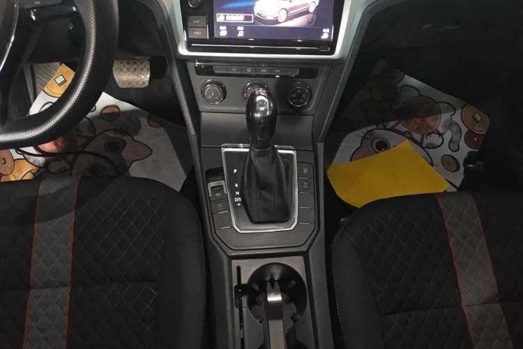 Used Volkswagen Lamando 2021 230TSI DSG Fashion Edition Gear Lever