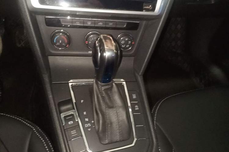 Used Volkswagen Lamando 2021 230TSI DSG Fashion Edition Gear Lever