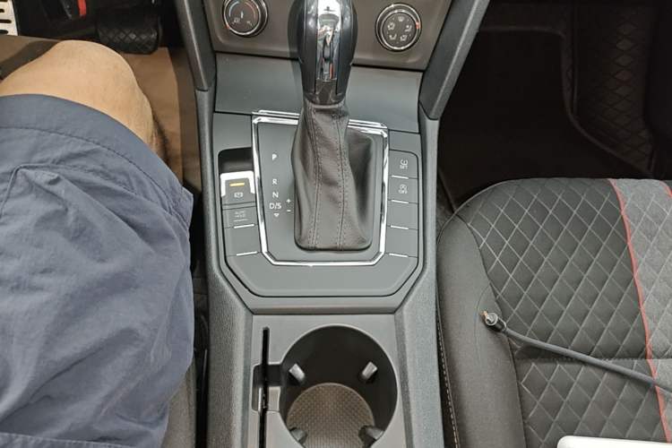 Used Volkswagen Lamando 2021 230TSI DSG Fashion Edition Gear Lever