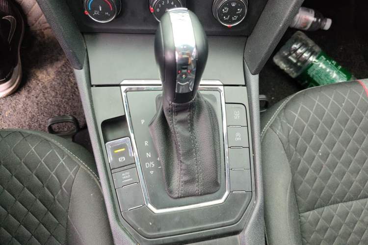 Used Volkswagen Lamando 2021 230TSI DSG Fashion Edition Gear Lever