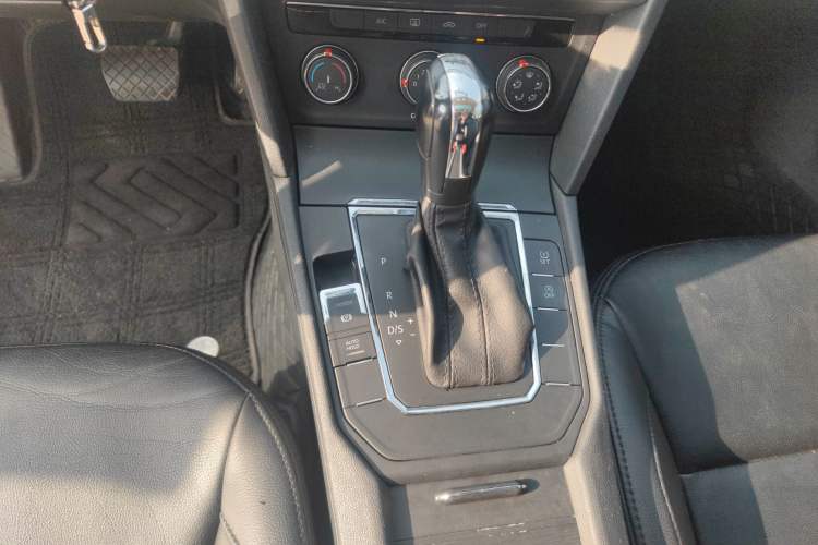 Used Volkswagen Lamando 2021 230TSI DSG Fashion Edition Gear Lever