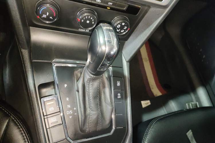 Used Volkswagen Lamando 2021 230TSI DSG Fashion Edition Gear Lever