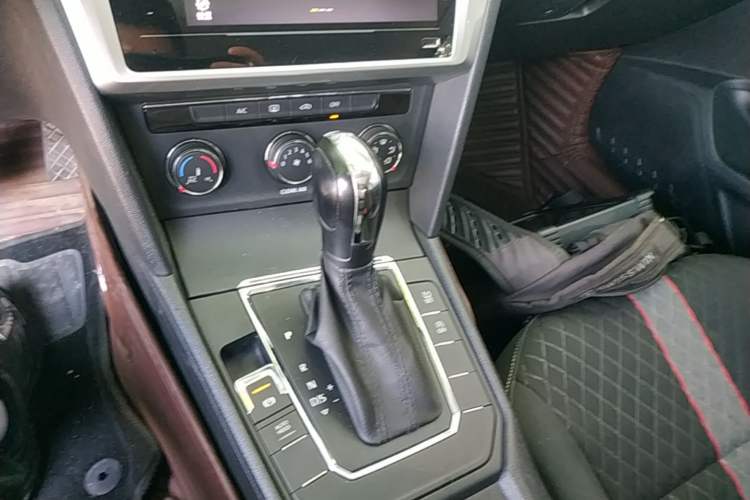 Used Volkswagen Lamando 2021 230TSI DSG Fashion Edition Gear Lever