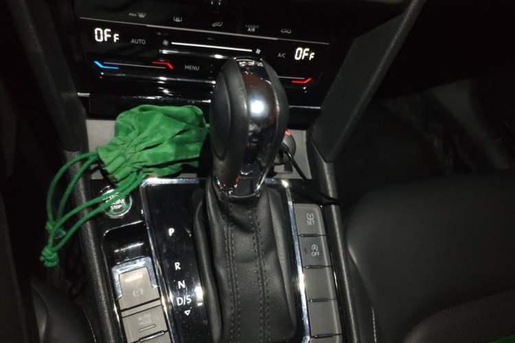 Used Volkswagen Lamando 2021 280TSI DSG Comfort Edition Gear Lever