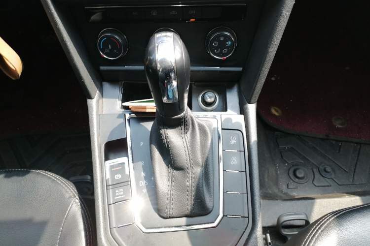 Used Volkswagen Lamando 2021 230TSI DSG Fashion Edition Gear Lever