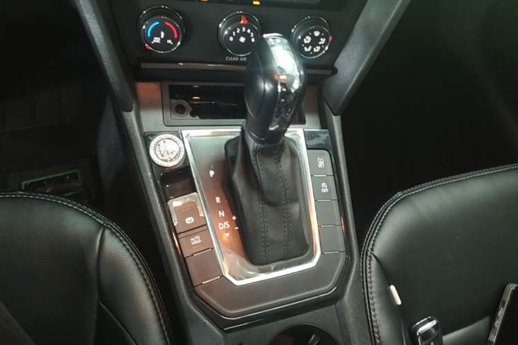 Used Volkswagen Lamando 2021 230TSI DSG Fashion Edition Gear Lever
