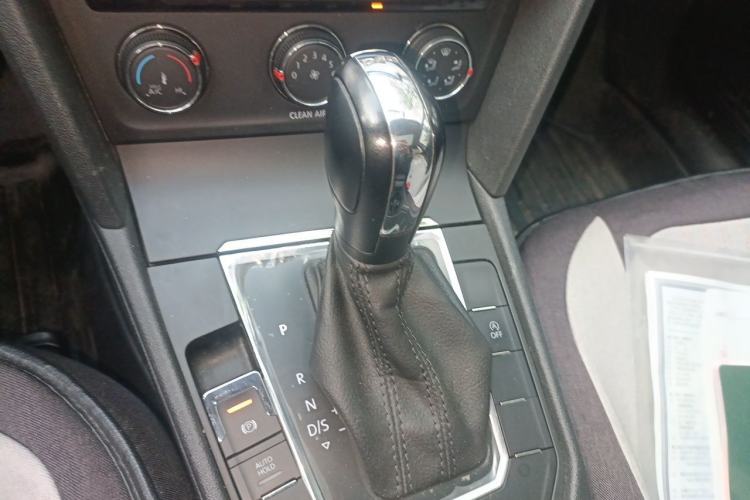 Used Volkswagen Lamando 2021 230TSI DSG Fashion Edition Gear Lever