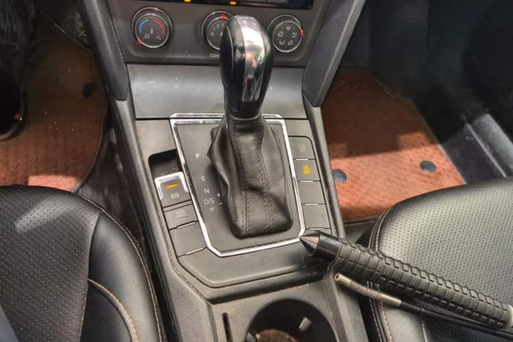 Used Volkswagen Lamando 2021 230TSI DSG Fashion Edition Gear Lever