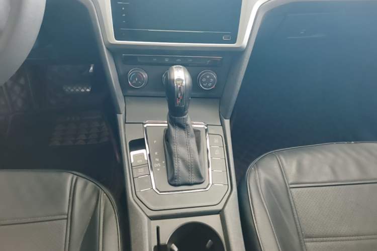 Used Volkswagen Lamando 2021 230TSI DSG Fashion Edition Gear Lever