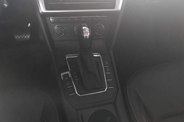 Used Volkswagen Lamando 2021 230TSI DSG Fashion Edition Gear Lever