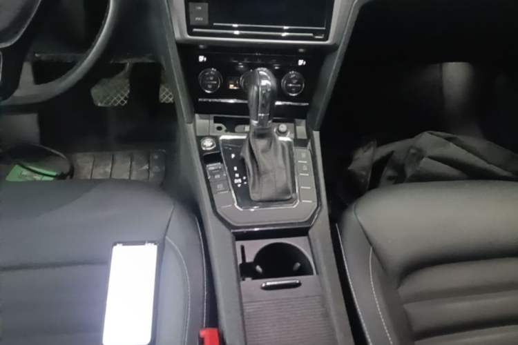Used Volkswagen Lamando 2021 280TSI DSG Comfort Edition Gear Lever