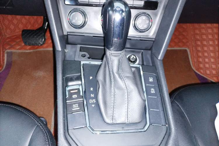 Used Volkswagen Lamando 2021 230TSI DSG Fashion Edition Gear Lever