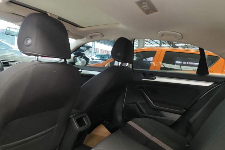 Used Volkswagen Lamando 2021 230TSI DSG Fashion Edition Headliner