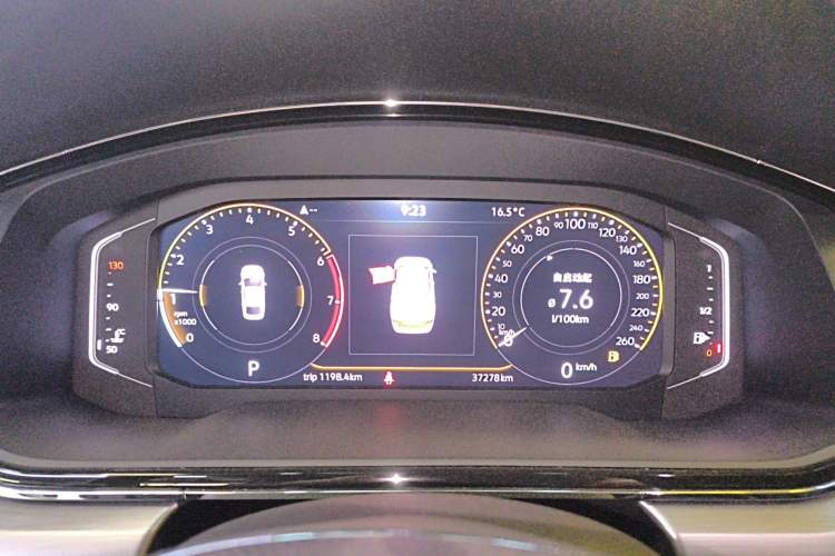 Used Volkswagen Lamando 2021 Facelift 280TSI DSG Comfort Edition (Manual Air Conditioning) Instrument Cluster
